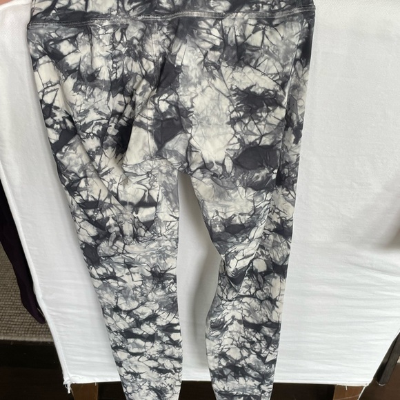 Lululemon wunder under - Picture 2 of 4